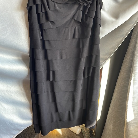 London Times Little Black dress. Beautiful Detail. Tiered fabric. Worn Once. - Picture 4 of 7